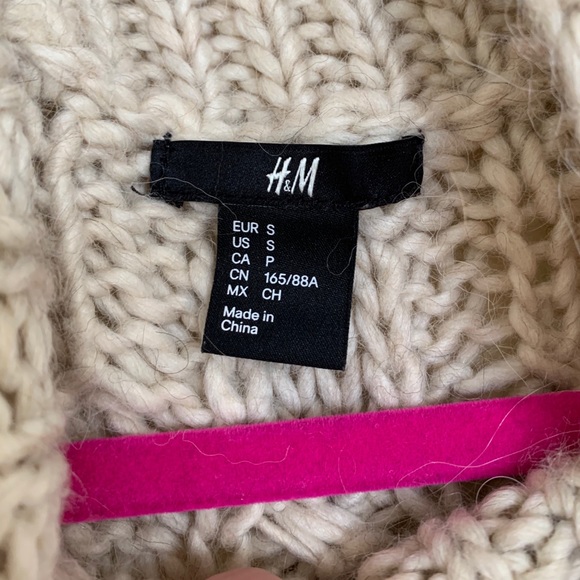 H&M Cream Turtleneck Sweater - Picture 3 of 4